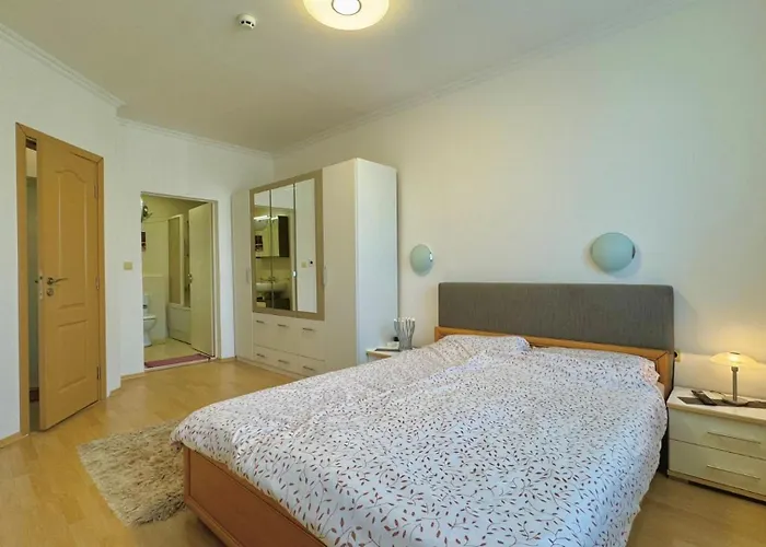 Bratanov Trakia * Солнечный берег